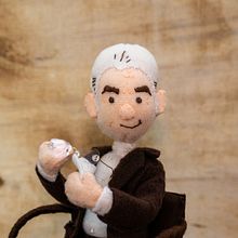 Jacques Lacan - psicoanalisis . Sewing, Creativit, and Character Design project by Andrea Catalina Pérez Cuá - 07.02.2019