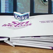 Libro pop up Kaiku sin lactosa. Een project van Papercraft van Silvia Hijano Coullaut - 03.12.2019