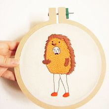 Flora erizo! . Un proyecto de Bordado e Ilustración tradicional de Flora Te - 17.12.2019