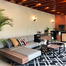 Casa para una familia grande . Un proyecto de Arquitectura, Arquitectura interior, Decoración de interiores, Diseño de interiores, Diseño y creación de muebles					 de DecoStudio - 17.12.2019