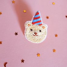 Osito cumpleañero. Un proyecto de Bordado de Flora Te - 17.12.2019