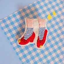 Los zapatitos de ruby de Dorothy . Un proyecto de Bordado de Flora Te - 17.12.2019