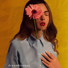 Luminiscencia. Un progetto di Belle arti, Disegno di ritratti, Disegno realistico, Illustrazione tradizionale e Illustrazione digitale di dreamdropspy - 01.01.2020
