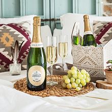 Cava Abadía de Montserrat . % Salvartes Design tarafından hazırlanan Markalaşma ve Kimlik, Ürün Tasarımı, Tasarım, Ambalajlama, Grafik Tasarım, Ve Tipografi projesi - 01.10.2020