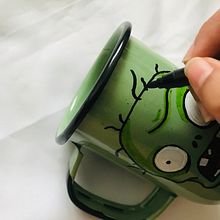 Tarro de peltre pintado a mano. Un progetto di Belle arti di Claudia Ramírez Noriega - 10.01.2020