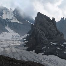 Perdido en hielo antiguo. Concept Art, and Traditional illustration project by Adrian Regalado Núñez - 01.13.2020
