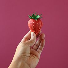 Frutas. Un progetto di Belle arti, Fotografia pubblicitaria, Papercraft e Pubblicità di Diana Beltran Herrera - 13.01.2020