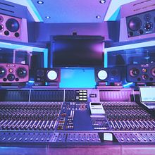 SSR London - Music Studios Pics. Un proyecto de Fotografía publicitaria de Jimmie Love - 22.07.2019