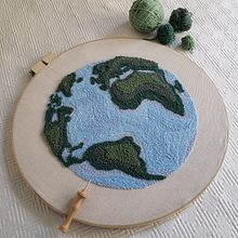 Planeta Tierra. Embroider project by Carolina Bello - 02.03.2020