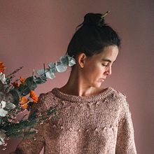 Friday Sweater. Un proyecto de Artesanía y Diseño de moda de Carmen García de Mora - 09.12.2019