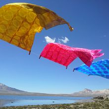 Eclipses 100% Seda teñido Shibori. Direção de arte, Design de acessórios, e Design de moda projeto de Carolina Raggio - 11.02.2020