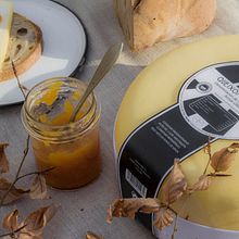 Stilllife for Queixos Brigantia. Art Direction, Photograph, Product Photograph, Outdoor Photograph, Food Photograph & Instagram Photograph project by Gara Béjar Millet - 03.14.2018