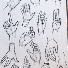Partes del cuerpo humano. Sketching, Drawing, Pencil Drawing, Artistic Drawing, and Realistic Drawing project by Nika Kishtanova - 03.01.2020