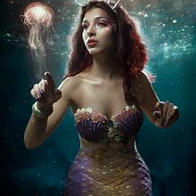 Mermaids. Un proyecto de Composición fotográfica, Fotografía, Fotografía artística, Fotografía de estudio, Fotografía de retrato, Iluminación fotográfica, Ilustración tradicional e Ilustración digital de Alexandra Martín García | ArtDrómeda - 20.02.2019