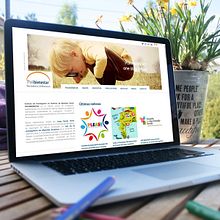 Web Polibienestar. Een project van Grafisch ontwerp y Webdesign van Sarah Baranes - 18.03.2020