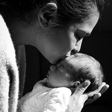 Newborn: Fotografía de retrato con luz natural. Photograph project by marielad - 03.19.2020