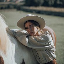 sweetheart of the rodeo . Un progetto di Fotografia artistica, Fotografia di moda, Fotografia di ritratto e Fotografia all'aperto di Andrea Sánchez Souto - 23.03.2020