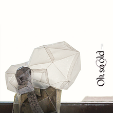 Oh, so (c)old — Paper Toy. Un proyecto de Art to, Artesanía, Dirección de arte, Diseño, Diseño 3D, Diseño de juguetes, Diseño de personajes, Diseño de personajes 3D, Diseño de producto, Diseño editorial, Diseño gráfico, Ilustración tradicional y Papercraft de Rubén C. Martín - 27.01.2020