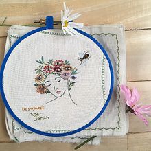 Mujer jardín. Een project van Borduurwerk van Juliana MT - 24.03.2020
