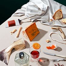 Harpers Bazaar Christmas. Un proyecto de Bellas Artes, Creatividad, Dirección de arte, Fotografía, Fotografía artística, Fotografía de estudio, Fotografía de producto, Fotografía digital y Fotografía gastronómica de Tessa Doniga Johnson - 15.12.2019
