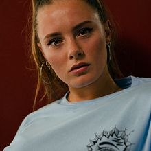 Mi Proyecto del curso: Retoque fotográfico de moda y belleza con Photoshop . Fotografie portret de Helena - 03.26.2020