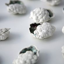 H  Á  B  I  T  A  T    I         porcelana    2017. Un progetto di Belle arti, Ceramica, Creatività e Scultura di Carlos Martínez - 01.04.2020