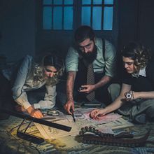 Nina Dinamita & la Swing Milicia. Un proyecto de Dirección de arte, Diseño de interiores, Fotografía, Fotografía artística e Interiorismo de Lucía de Lope - 10.04.2020