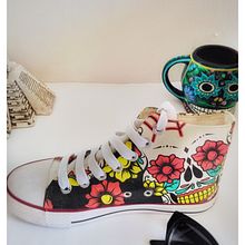 Mi Proyecto del curso: Zapatillas Diy. Un progetto di Composizione fotografica, Design, Design di scarpe, Product design e Pubblicità di Daniela Ordoñez - 03.04.2020