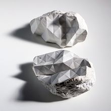 H  Á  B  I  T  A  T  . Porcelana.  2018. Un progetto di Belle arti, Ceramica, Creatività e Design di Carlos Martínez - 03.04.2020