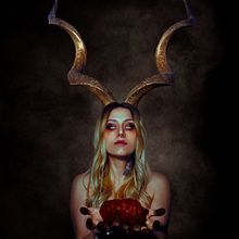 Mi Proyecto del curso: Autorretrato fotográfico artístico. Un proyecto de Collage, Fotografía, Fotografía artística, Fotografía de retrato e Ilustración digital de Sandra Marín Rodríguez - 07.04.2020