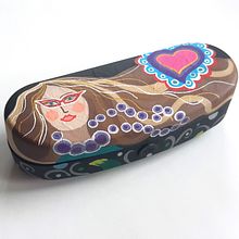 La caja de mis lentes. Un proyecto de Creatividad y Pintura acrílica de Ilana Polakiewicz - 08.04.2020