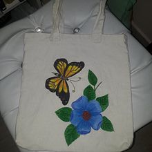 Mi Proyecto del curso: Composición floral con acrílico y bordado. Un proyecto de Bordado de Dhayana De La Rosa - 16.04.2020