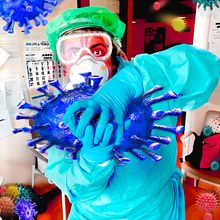 Sanitators. Un proyecto de Fotografía, Fotografía artística, Fotografía digital e Ilustración digital de Elena Martinez Peña-Cajal - 10.04.2020