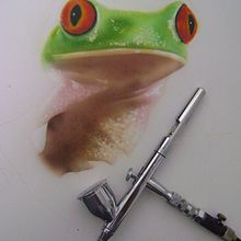 Rana realista con aerografia. Un proyecto de Bellas Artes, Creatividad, Dibujo, Dibujo artístico, Dibujo realista, Diseño, Ilustración tradicional, Ilustración botánica y Pintura de Juan Carlos Guevara Bustos - 05.04.2016
