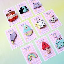 Handmade clay pins. Un proyecto de Creatividad, Diseño de complementos, Diseño de personajes, Diseño de producto e Ilustración tradicional de flor mocasin - 13.04.2020