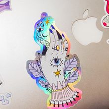 The snake in the hand - holographic vinyl sticker. Un proyecto de Diseño, Diseño de producto, Diseño de tatuajes e Ilustración tradicional de flor mocasin - 13.04.2020