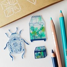 A little beetle and greenhouses I have made on shrink plastic :) !. Botanical Illustration, Traditional illustration, and Paper Craft project by Eléonore Zicler - 04.15.2020