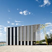 Centro de las Artes Aéreas. Un progetto di Architettura di Dx Arquitectos - 16.04.2011