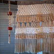 Mi Proyecto del curso: Introducción al macramé: creación de un tapiz decorativo. Decoration, and Macramé project by Joana Pinóia - 04.16.2020