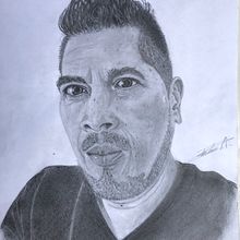 Mi Proyecto del curso: Retrato realista con lápiz de grafito : Mi Autorretrato. Traditional illustration, Fine Arts, Sketching, Pencil Drawing, Drawing, Portrait Drawing, Realistic Drawing, Artistic Drawing, and Figure Drawing project by Wilson Alonso - 04.15.2020