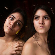 Mi Proyecto del curso: Autorretrato fotográfico conceptua, DUALIDAD. Un progetto di Fotografia artistica di Carolina Gomez Dominguez - 20.04.2020
