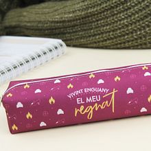 PRODUCTOS PAPELERÍA PARA MARCA ENFLAMA. Un proyecto de Diseño, Diseño de producto, Diseño gráfico e Ilustración tradicional de María Hierro García - 05.01.2020