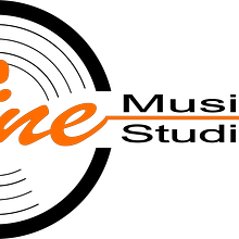 LOGO LINE MUSIC STUDIO. Un progetto di Design di loghi di Tonju Gomez - 21.04.2020