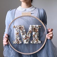 Flowers on tulle typography Ein Projekt aus dem Bereich H, werk und Design von Olga Prinku - 27.04.2020
