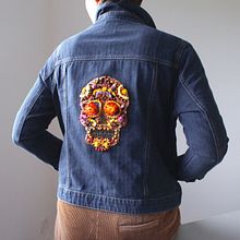 Flowers on tulle embroidery skull. Arts, Crafts, and Design project by Olga Prinku - 04.27.2020