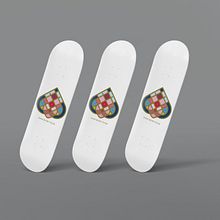 Skate Tabla I Skate Deck. Street Art, Fine Arts, Decoration, Drawing, Artistic Drawing, Digital Drawing, Art Direction, Design, Accessor, Design, Product Design, Digital Design, Graphic Design, Traditional illustration, Digital Illustration, and Vector Illustration project by Ion Benítez - 04.29.2020