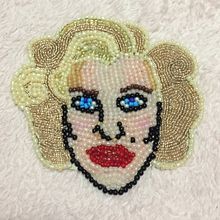 Mi Proyecto del curso: Retratos bordados en pedrería. Embroider project by Carolina Yancovic - 04.30.2020