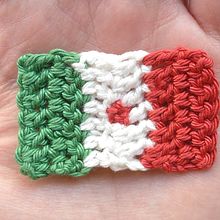 Bandera italiana con estrella roja. Fiber Arts, and Embroider project by Inés Durán Vega - 05.07.2020
