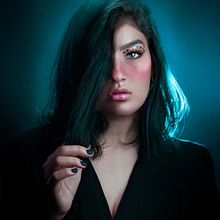 Retratos artísticos. Graphic Design, Photograph, Fine-Art Photograph, Studio Photograph, Fashion Photograph, Portrait Photograph, and Photographic Lighting project by Annie Cuervo - 11.18.2019