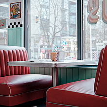 Restaurant retro. Un progetto di 3D, Progettazione 3D e Interior Design di Martin Taverna - 19.05.2020